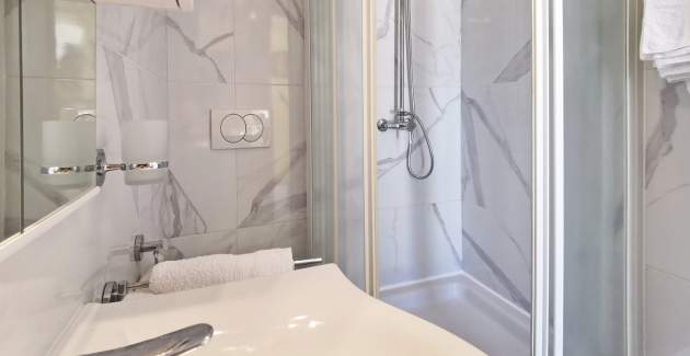 Apartment Devcic – 40 m vom Meer