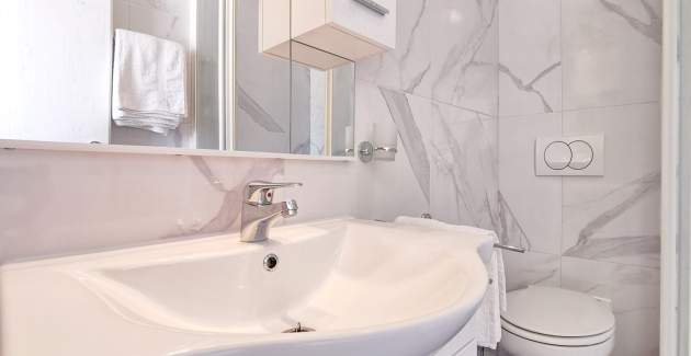 Apartment Devcic – 40 m vom Meer