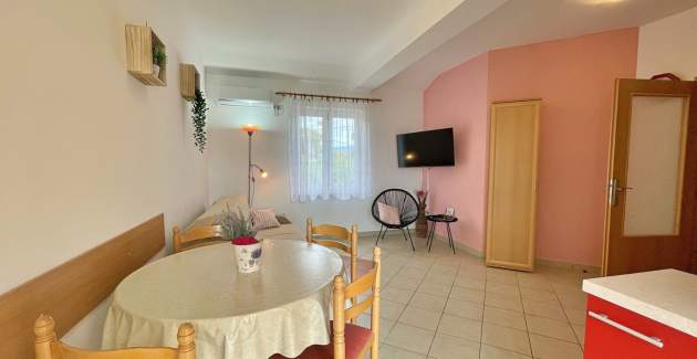 Apartment Tiha Lili 4 – 10 m vom Strand, Meerblick