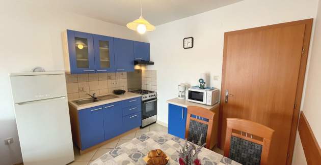 Apartment Tiha Lili 1 – 10 m vom Strand, Meerblick