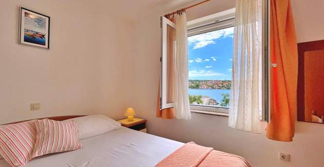 Apartment Tiha Lili 1 – 10 m vom Strand, Meerblick