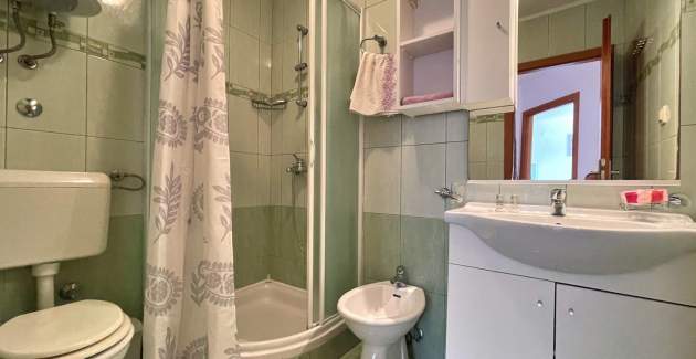 Apartment Tiha Lili 1 – 10 m vom Strand, Meerblick