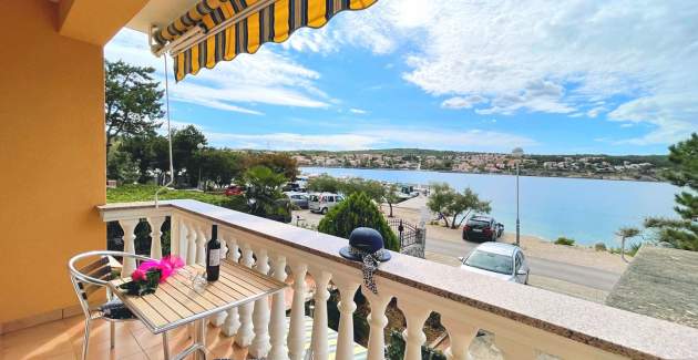 Apartment Tiha Lili 1 – 10 m vom Strand, Meerblick