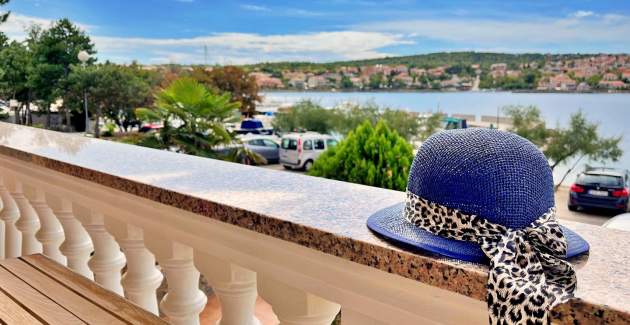 Apartment Tiha Lili 1 – 10 m vom Strand, Meerblick