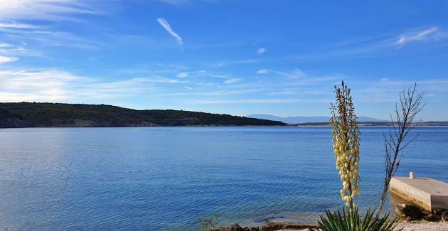 Apartment Tiha Lili 2 – 10 m from the Beach, Sea View