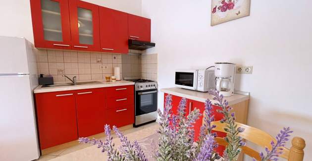 Apartment Tiha Lili 3 – 10 m vom Strand, Meerblick