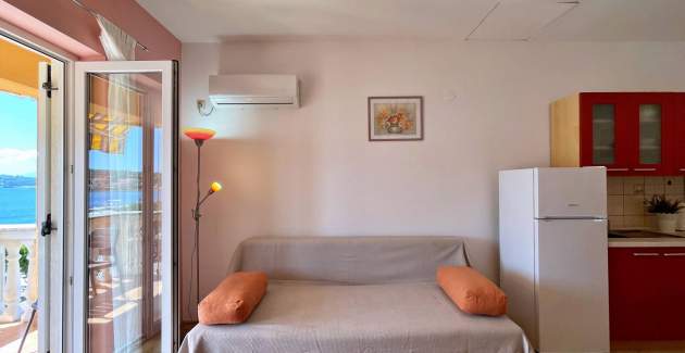 Apartment Tiha Lili 3 – 10 m vom Strand, Meerblick