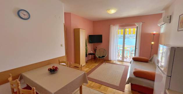 Apartment Tiha Lili 3 – 10 m vom Strand, Meerblick
