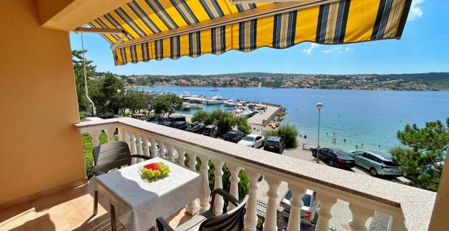 Apartment Tiha Lili 3 – 10 m vom Strand, Meerblick