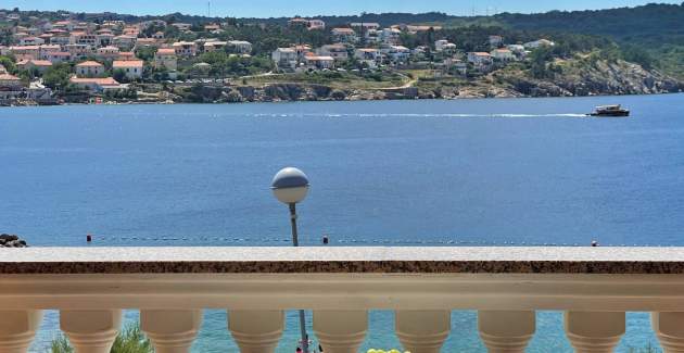 Apartment Tiha Lili 3 – 10 m vom Strand, Meerblick