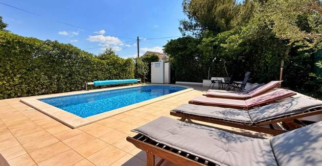 Apartment Zeljko A4 mit Pool und Terrasse