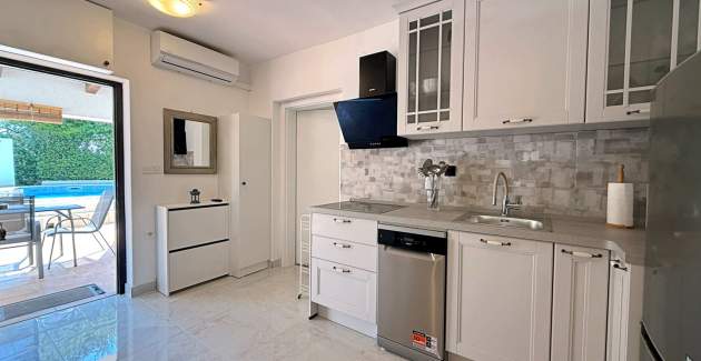 Apartment Zeljko A2 mit Pool