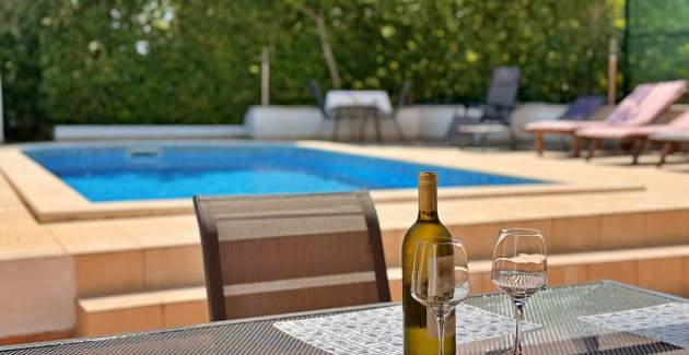 Apartment Zeljko A2 mit Pool