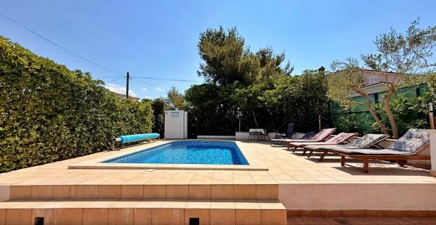 Apartment Zeljko A2 mit Pool