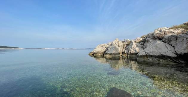 Apartment Bujas – 160 m from Sea and Beach