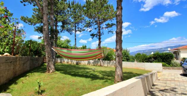 Apartment Ivo 1 – Sea View and Balcony