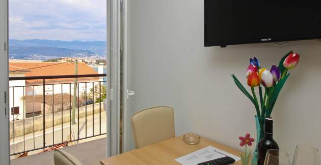Apartment Ivo 1 – Sea View and Balcony