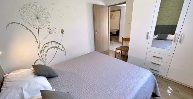 Apartment Mara A4 – Terrasse und Gartenblick
