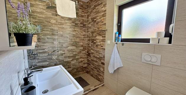 Apartment Rozi – Meerblick und Balkon