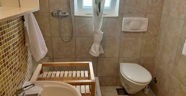 Apartment Savic M – 90 m vom Strand, Meerblick
