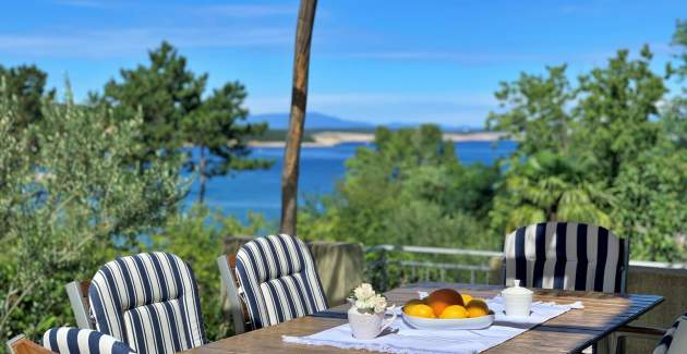 Apartment Savic M – 90 m vom Strand, Meerblick