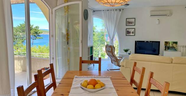 Apartment Savic M – 90 m vom Strand, Meerblick