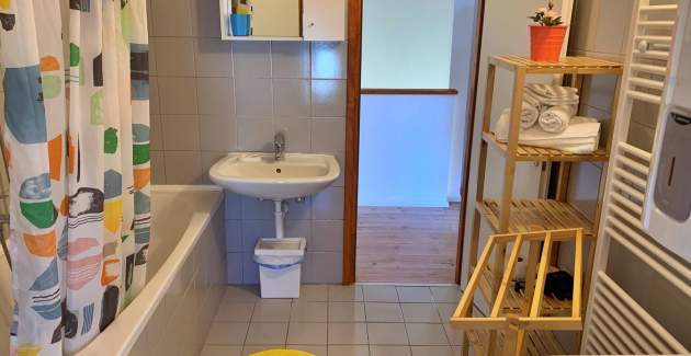 Apartment Savic M – 90 m vom Strand, Meerblick
