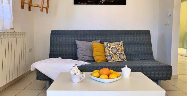 Apartment Savic M – 90 m vom Strand, Meerblick