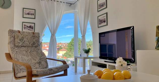 Apartment Savic M – 90 m vom Strand, Meerblick