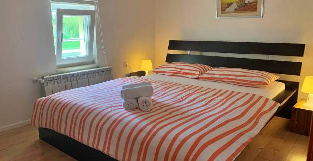 Apartment Savic M – 90 m vom Strand, Meerblick