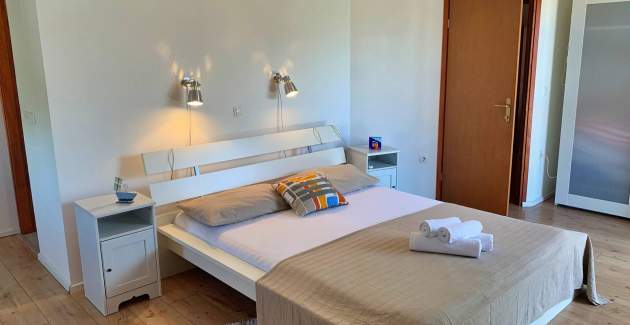 Apartment Savic M – 90 m vom Strand, Meerblick