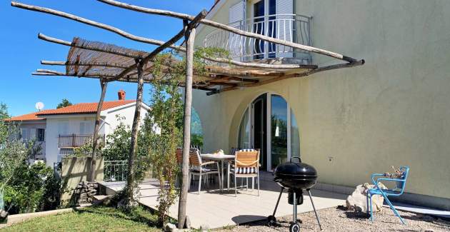 Apartment Savic M – 90 m vom Strand, Meerblick