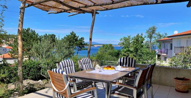 Apartment Savic M – 90 m vom Strand, Meerblick