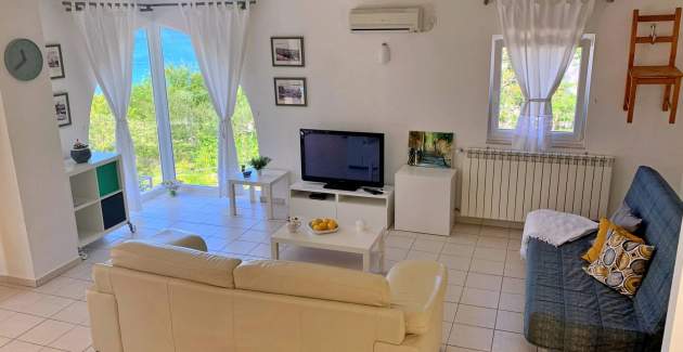 Apartment Savic M – 90 m vom Strand, Meerblick