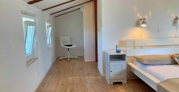 Apartment Savic M – 90 m vom Strand, Meerblick