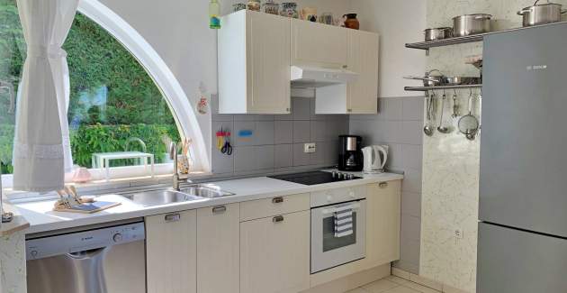 Apartment Savic M – 90 m vom Strand, Meerblick