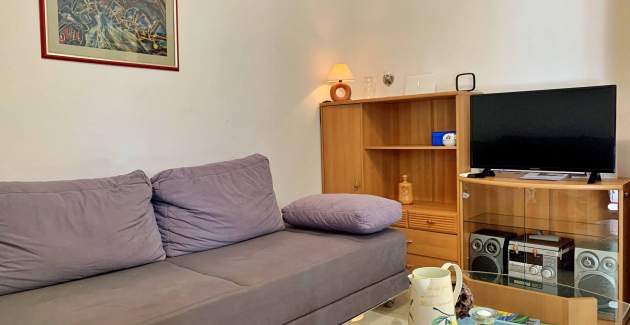 Apartment Viola – Terrasse und Hofblick