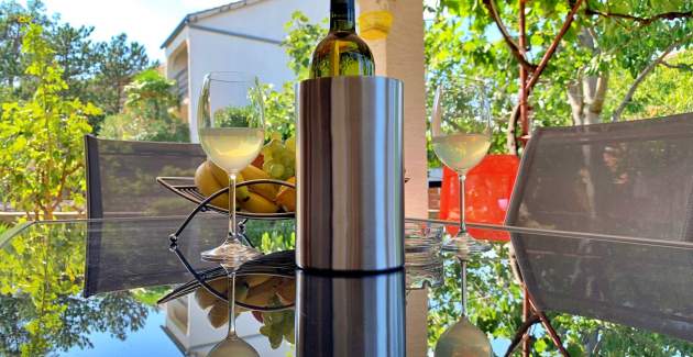 Apartment Viola – Terrasse und Hofblick
