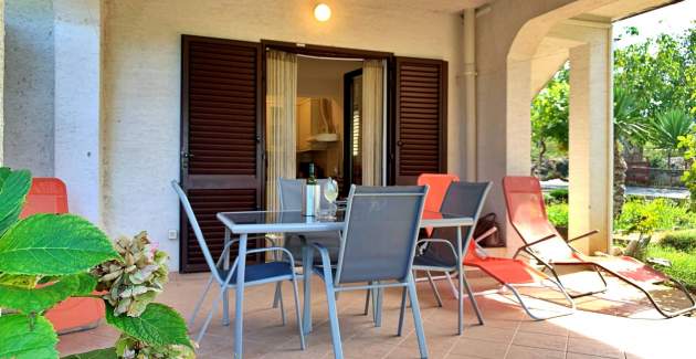 Apartment Viola – Terrasse und Hofblick