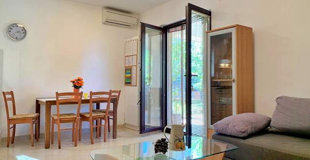 Apartment Viola – Terrasse und Hofblick