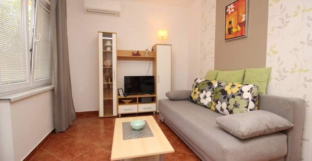 Apartment Brnic AQ P – mit überdachter Terrasse, 90 m vom Strand entfernt
