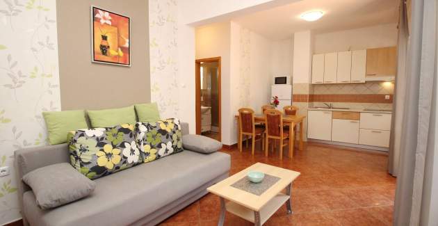 Apartment Brnic AQ P – mit überdachter Terrasse, 90 m vom Strand entfernt