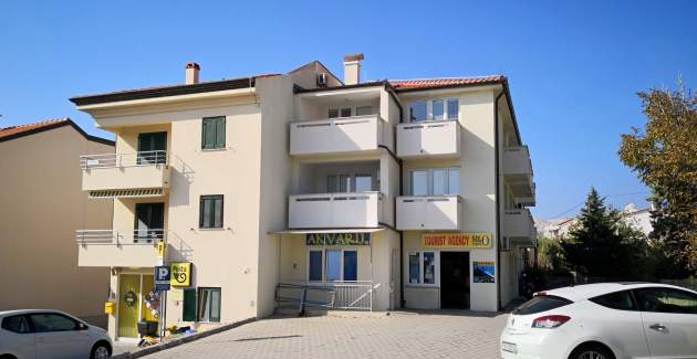 Apartment Brnic AQ P – mit überdachter Terrasse, 90 m vom Strand entfernt