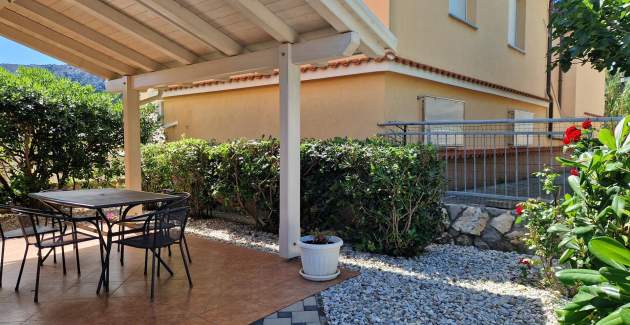Apartment Brnic AQ P – mit überdachter Terrasse, 90 m vom Strand entfernt