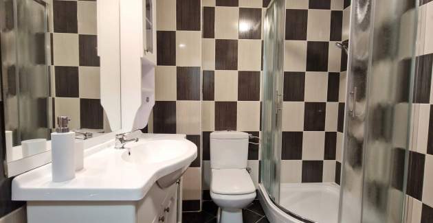 Apartment Brnic AQ 1 – mit Balkon, 90 m vom Strand entfernt