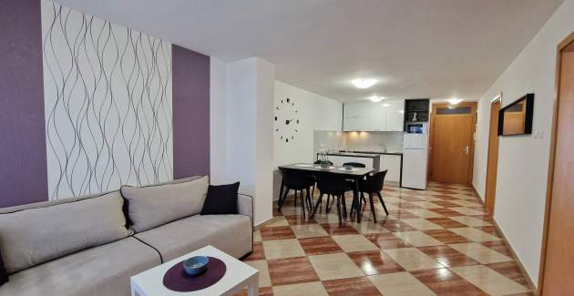 Apartment Brnic AQ 1 – mit Balkon, 90 m vom Strand entfernt