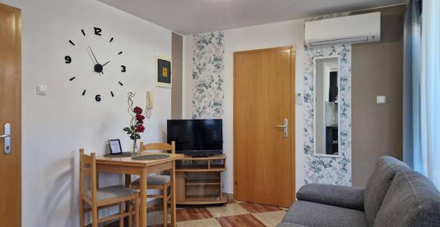 AApartment Brnic AQ 2 – mit Parkplatz, 90 m vom Strand entfernt