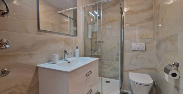AApartment Brnic AQ 2 – mit Parkplatz, 90 m vom Strand entfernt