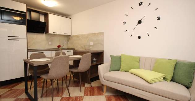 Apartment Brnic AQ 3 - with Balcony, 90 m from the Beach