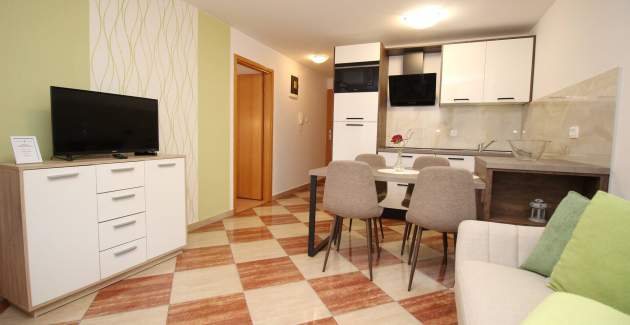 Apartment Brnic AQ 3 - with Balcony, 90 m from the Beach